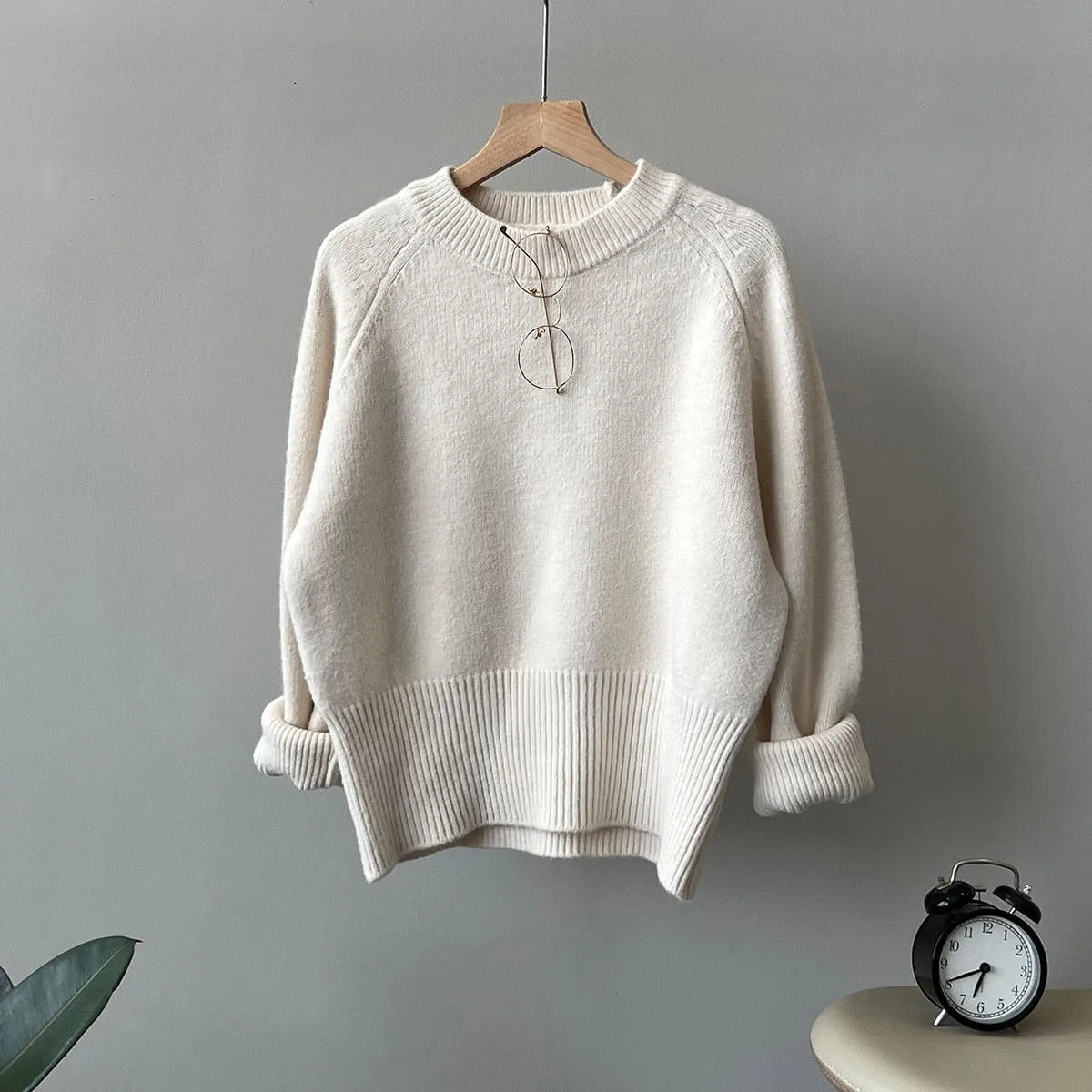 [Korean Style] 8 Color Versatile Soft Felt Round Neck Sweater