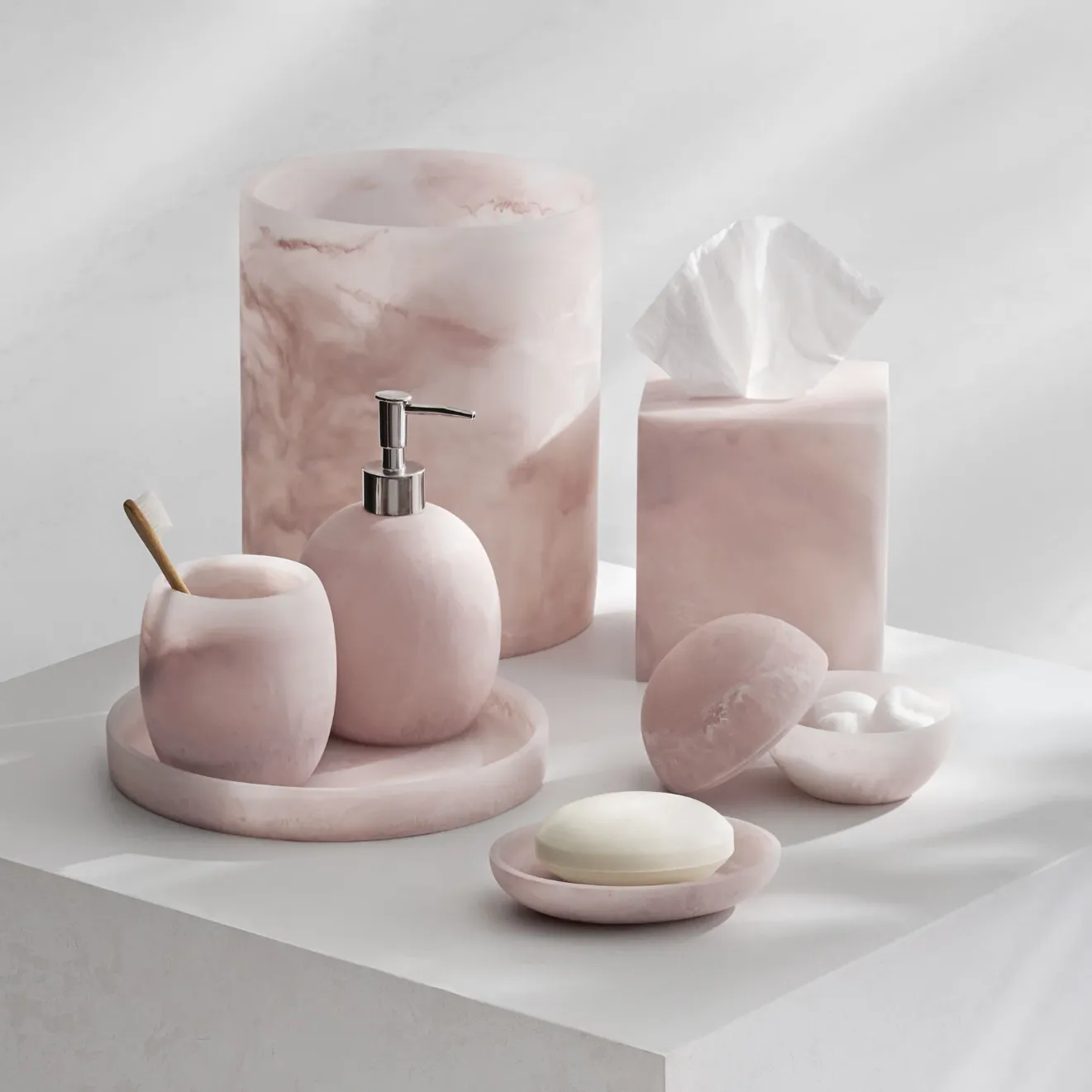 Luna Bath Accessories