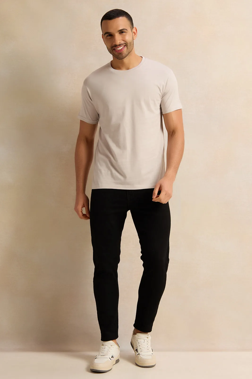 Men Grey Solid Basic T-Shirt