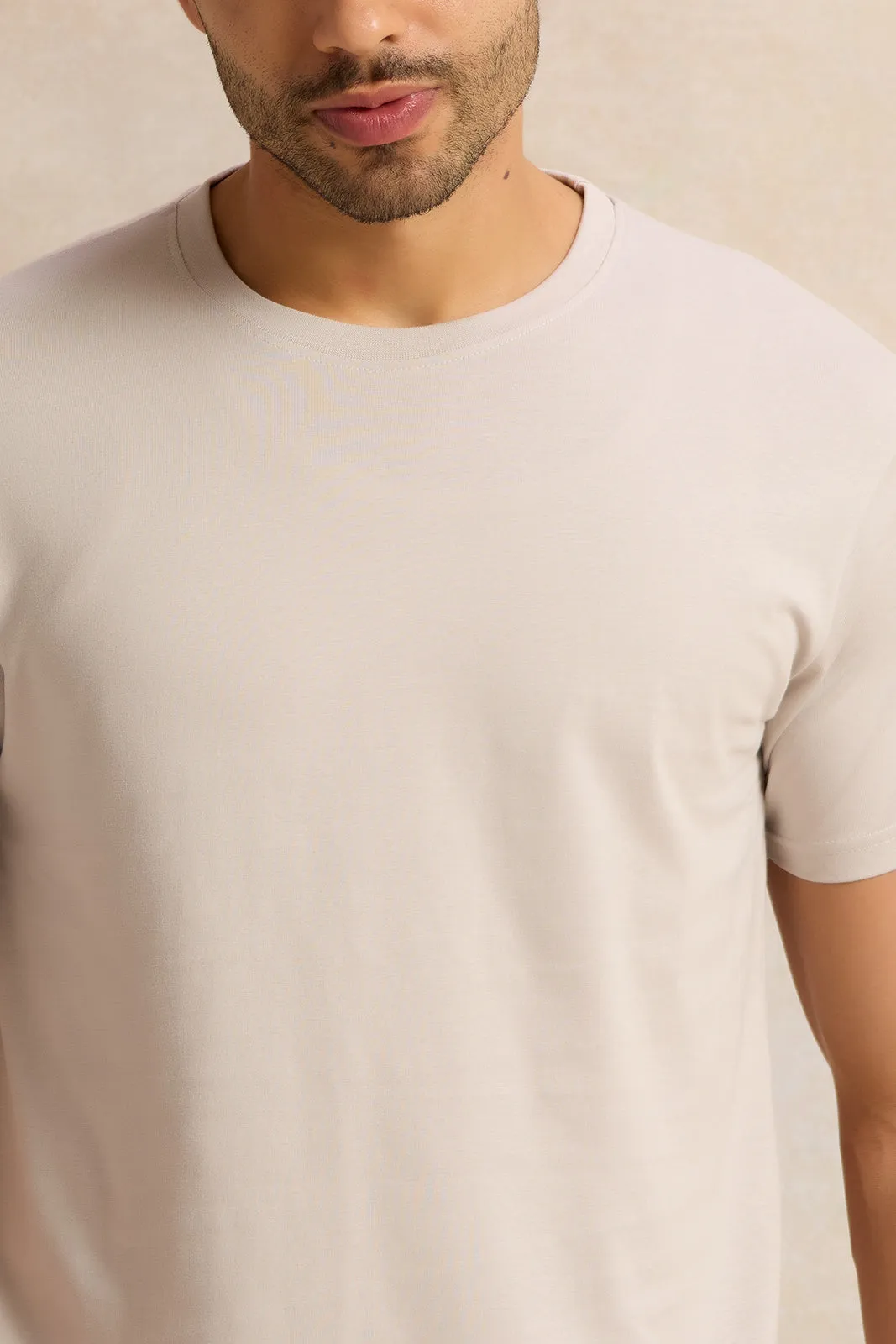 Men Grey Solid Basic T-Shirt