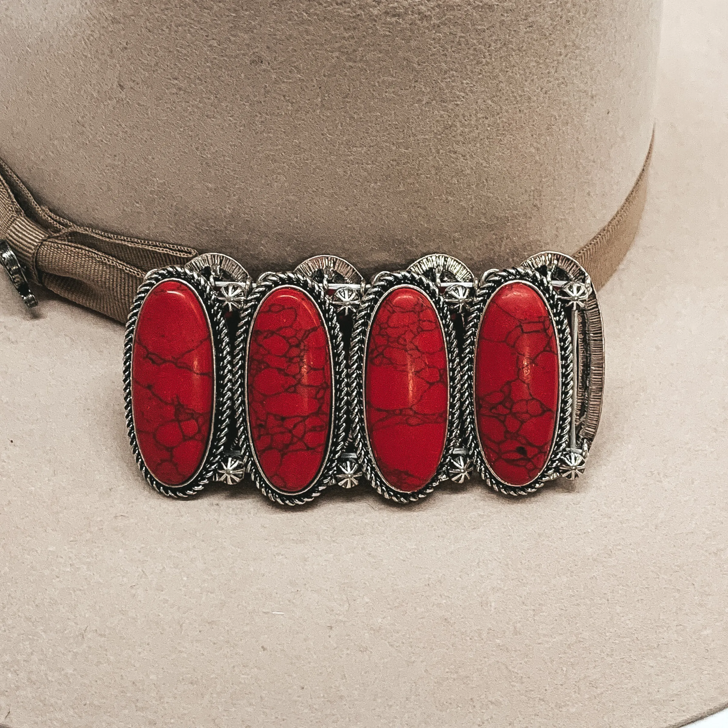 Oval Pendant Stretchy Bracelet in Red