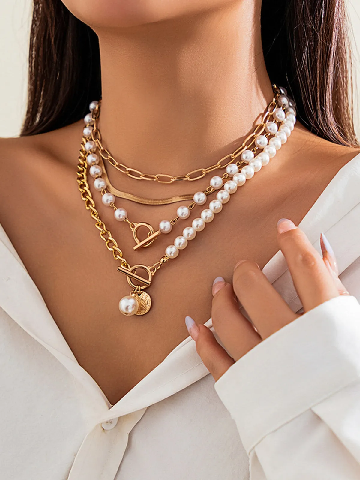 Pearl Decor Graceful Chain Layered Necklace