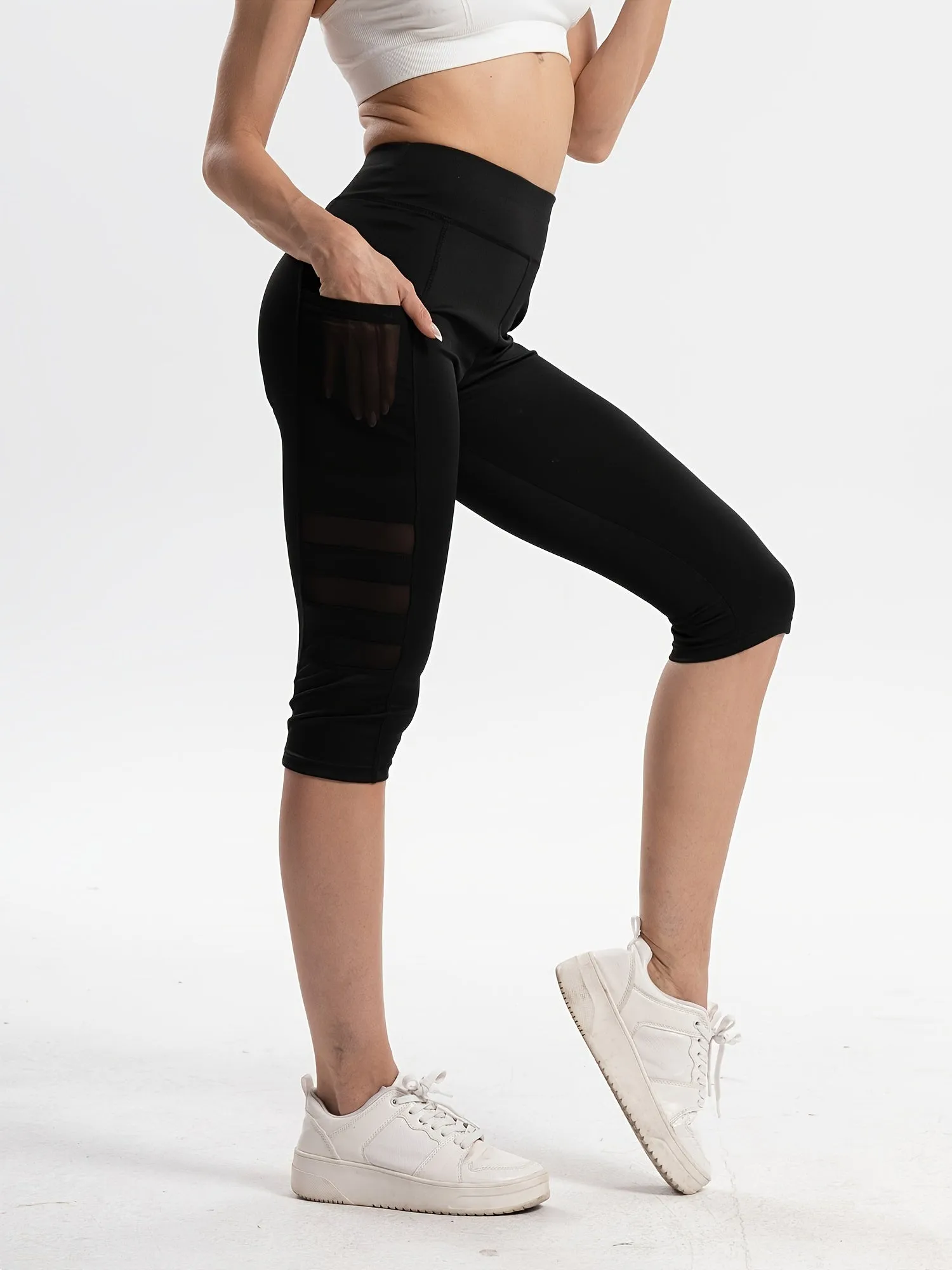 Stretchy Yoga Capri Leggings With Phone Pocket Mesh Stitching Running Sports Shorts