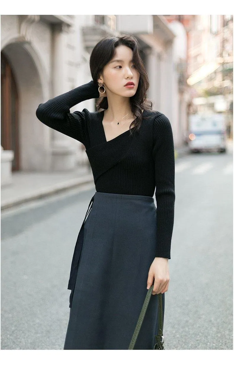 Versatile Long-sleeved V-neck Sweater