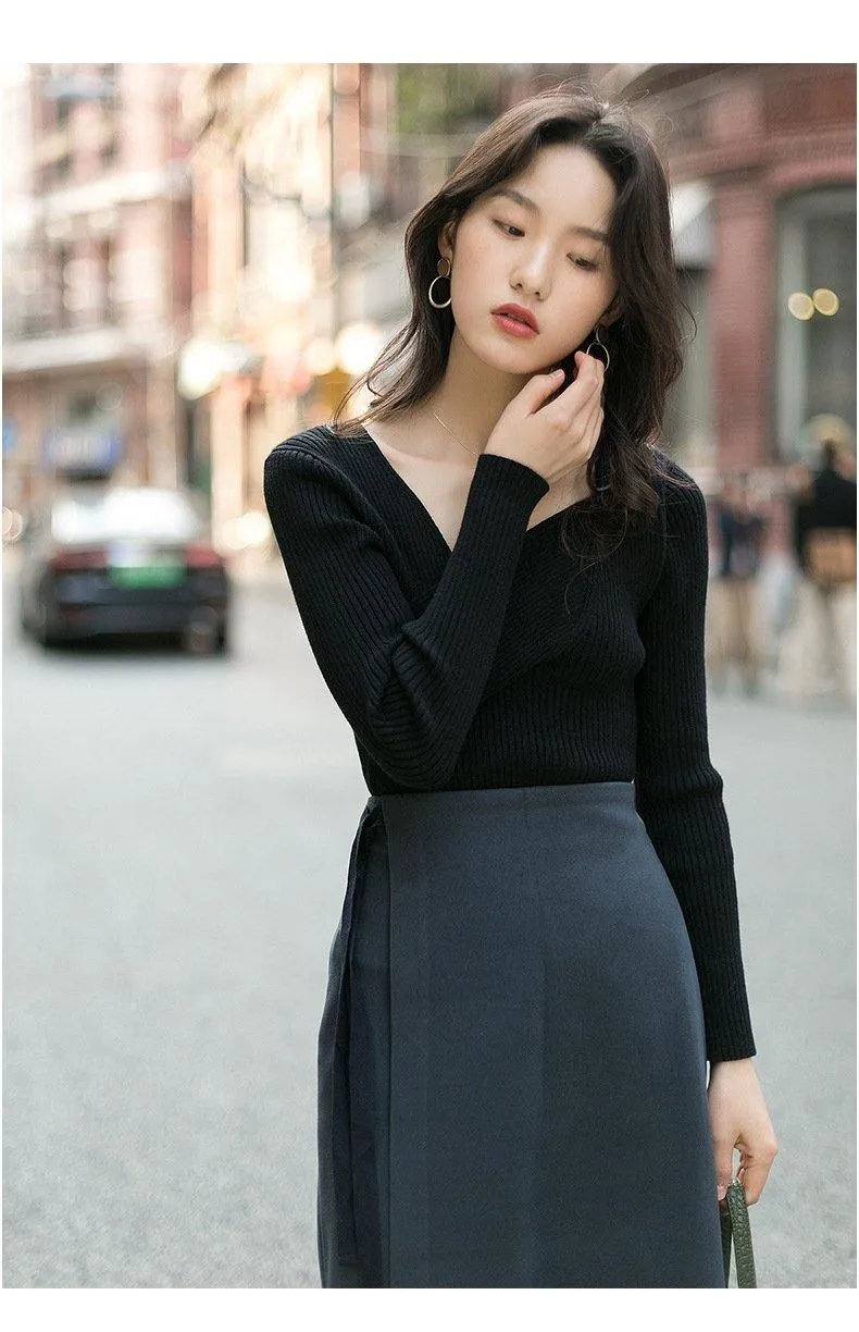 Versatile Long-sleeved V-neck Sweater