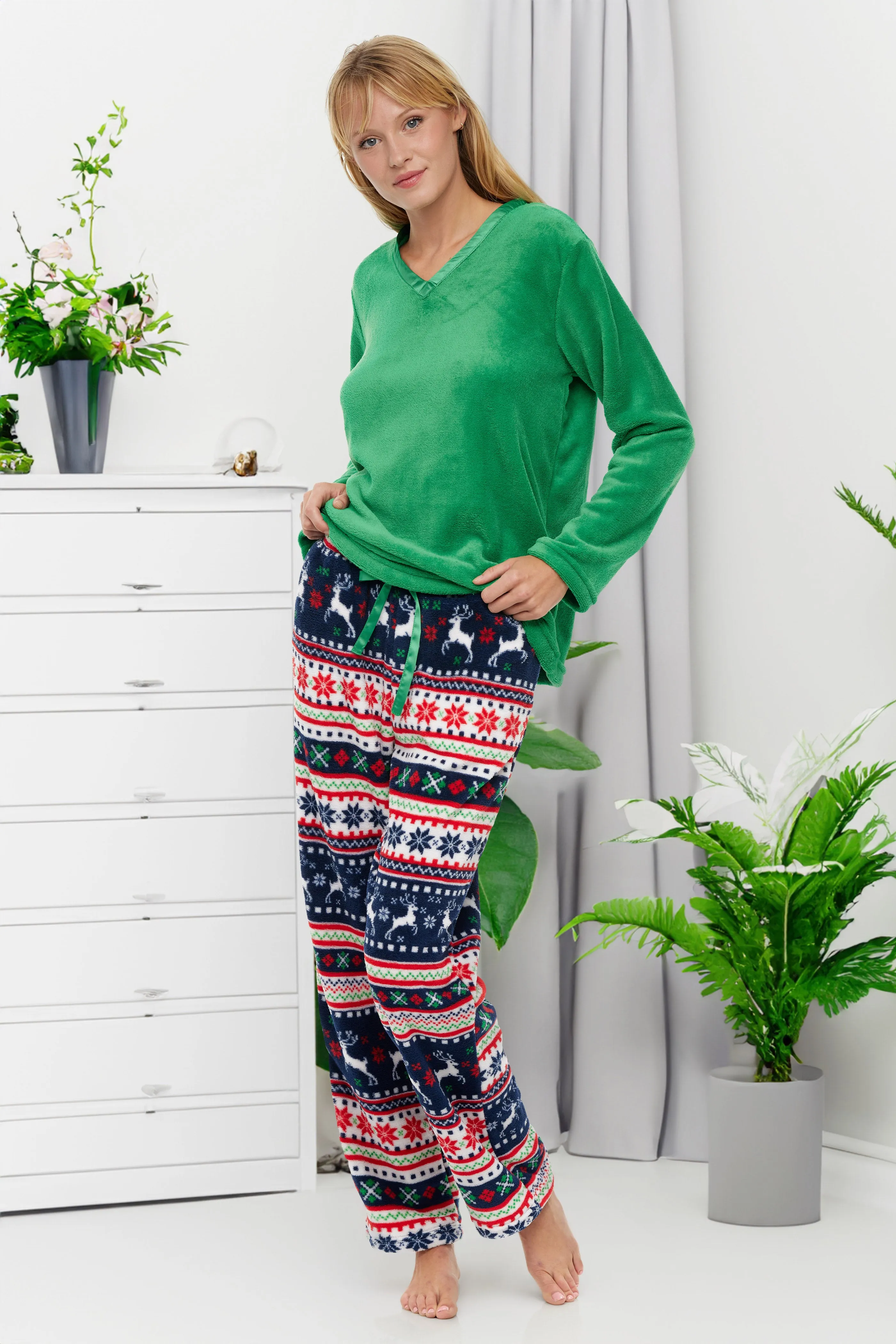 Women's Plush Fleece Pajamas Set, V Neck Winter PJ Set